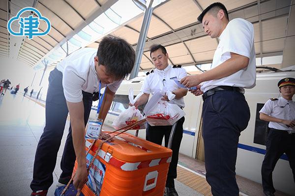 外賣進高鐵 列車追上互聯網“速度”